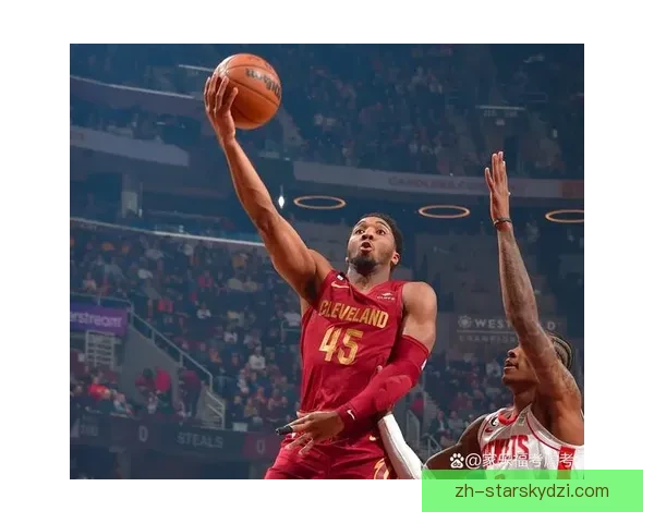 米切尔谈落选首发重在球队成绩